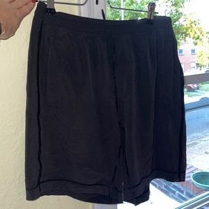 men’s black lulu shorts !!